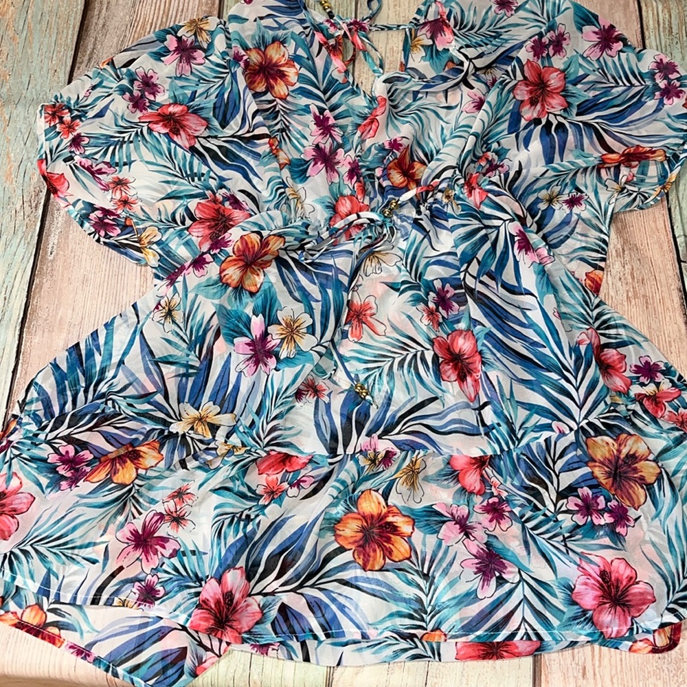 NWOT, Super Cute Bathing Suit Coverup, Medium (8-10)